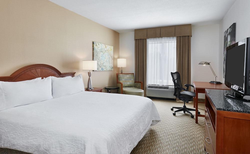Hilton Garden Inn Charlotte North Zewnętrze zdjęcie