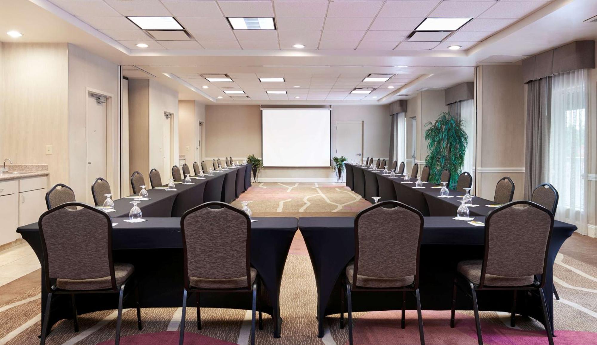 Hilton Garden Inn Charlotte North Zewnętrze zdjęcie