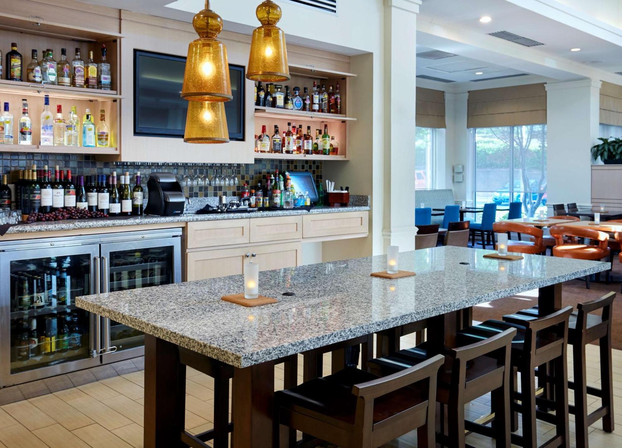 Hilton Garden Inn Charlotte North Zewnętrze zdjęcie