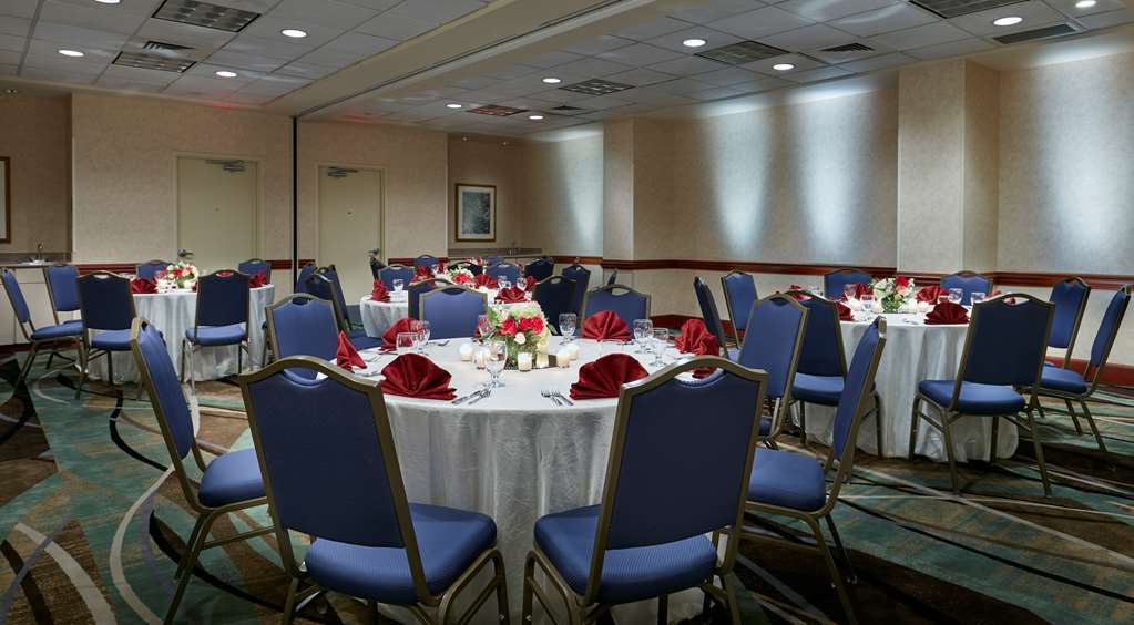 Hilton Garden Inn Charlotte North Udogodnienia zdjęcie